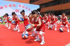 岁月明星校园公益活动走进粤东，彭伟国兄弟深山“带娃记”