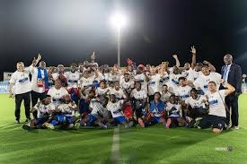 健身女主播因长相酷似faker而火，穿女仆装直播LOL，段位只有白银