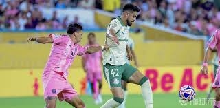 迈阿密马林鱼队签下强力终结者费尔班克斯，合同金额为 1 年 800 万美元